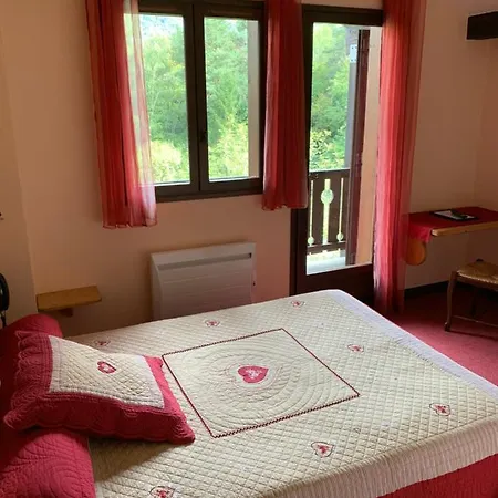 La Cascade Grand-Aigueblanche