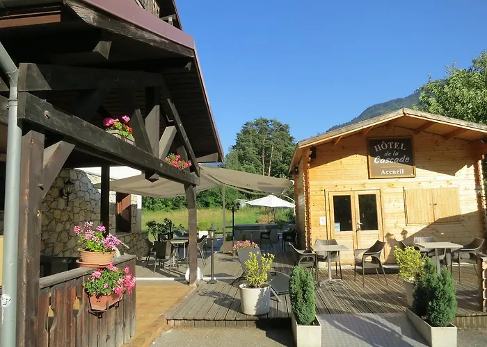 La Cascade Hotel 2*